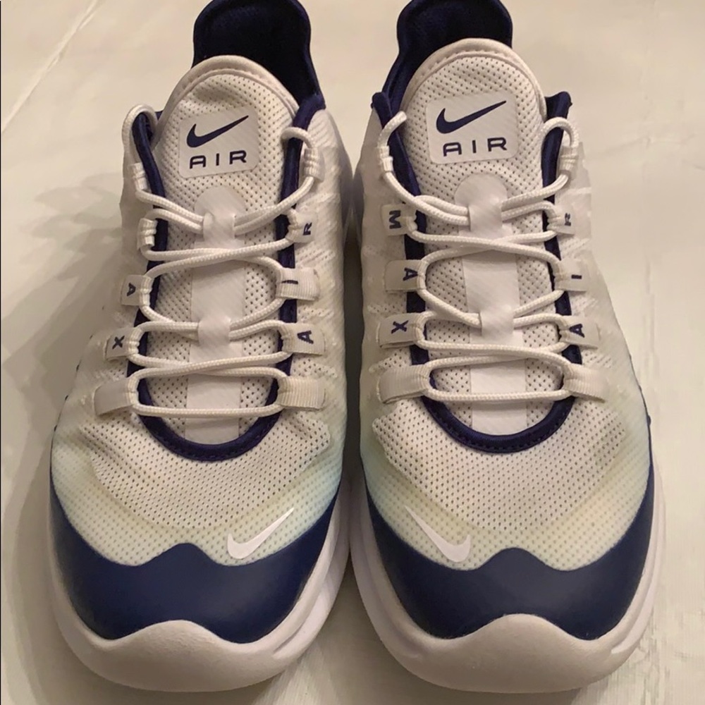 Nike Air Max Axis, Size 7.5 Men”s